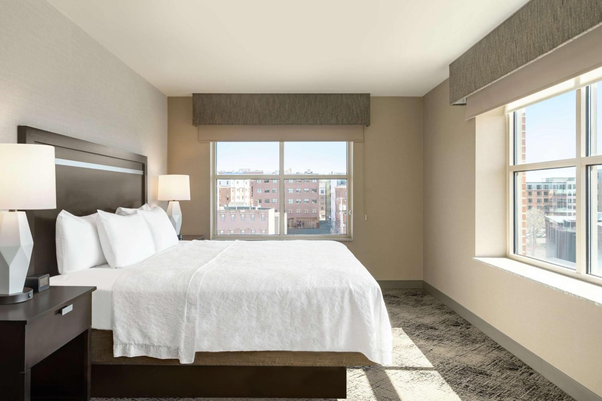 Hampton Inn Portland Downtown Waterfront Eksteriør billede