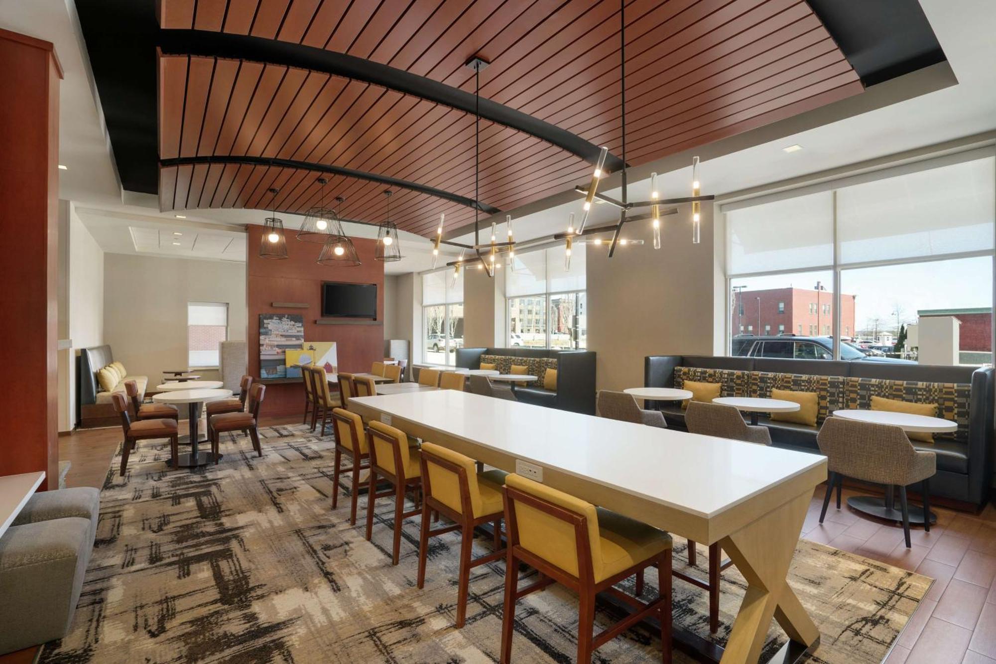 Hampton Inn Portland Downtown Waterfront Eksteriør billede