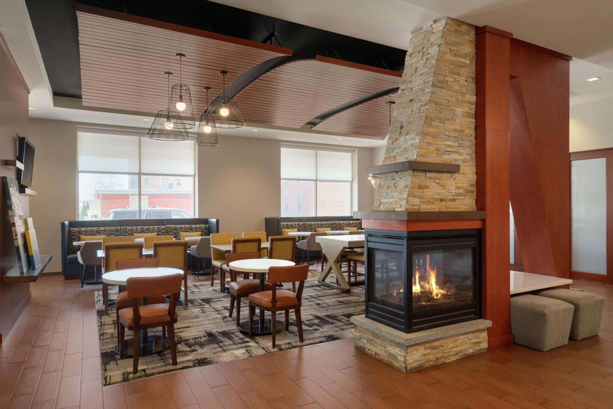 Hampton Inn Portland Downtown Waterfront Eksteriør billede