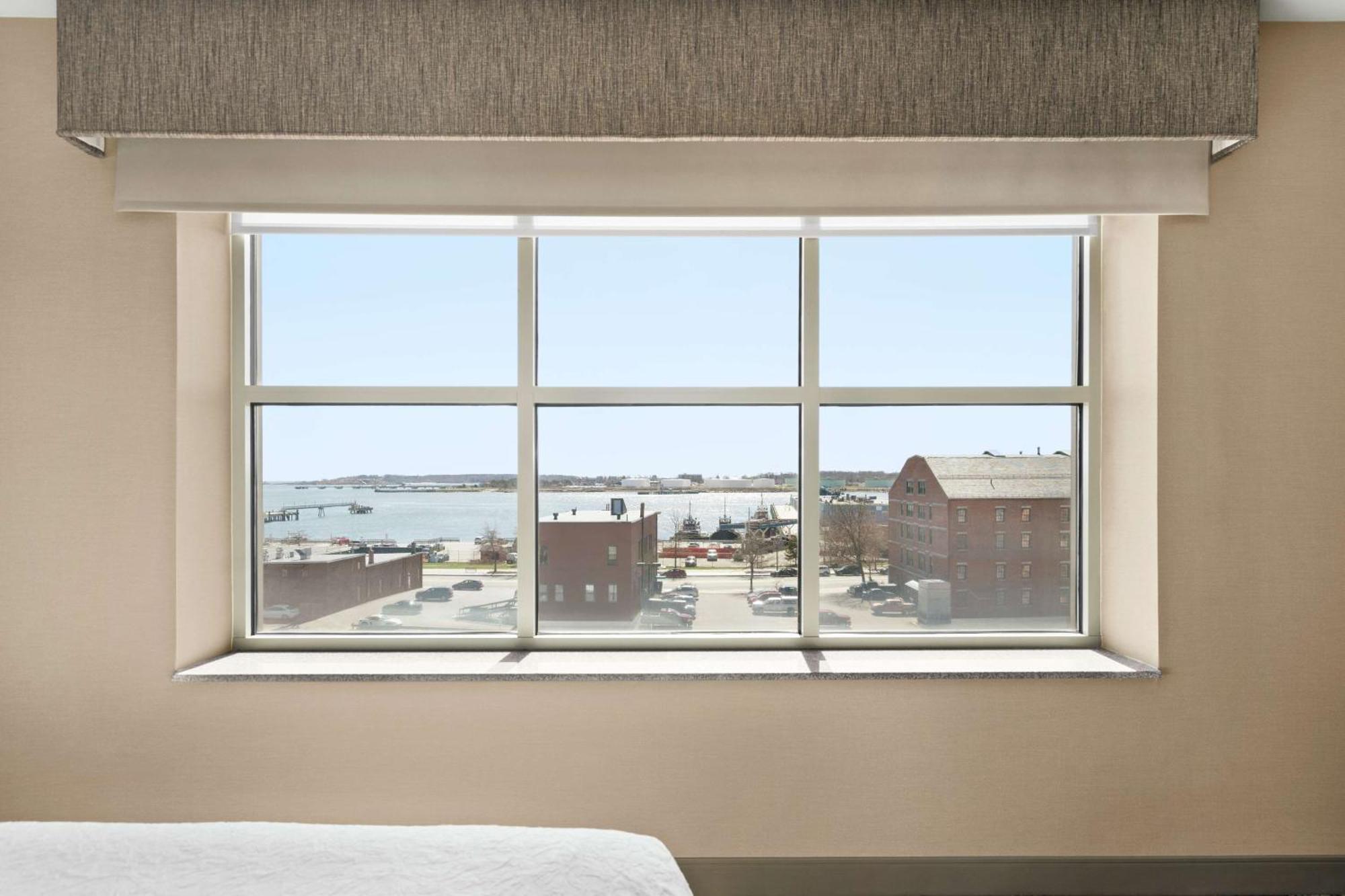 Hampton Inn Portland Downtown Waterfront Eksteriør billede